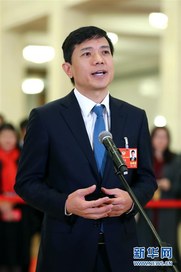 （兩會&middot;XHDW）（2）全國政協(xié)委員接受采訪