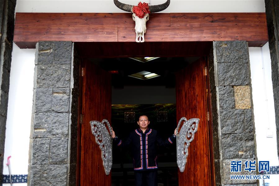 （兩會&middot;基層代表履職故事）（6）全國人大代表龍獻文：幸福都是奮斗出來的!