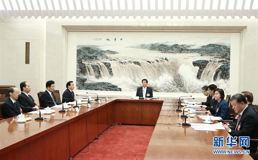 （兩會(huì)）十三屆全國人大一次會(huì)議主席團(tuán)常務(wù)主席第六次會(huì)議舉行 栗戰(zhàn)書主持