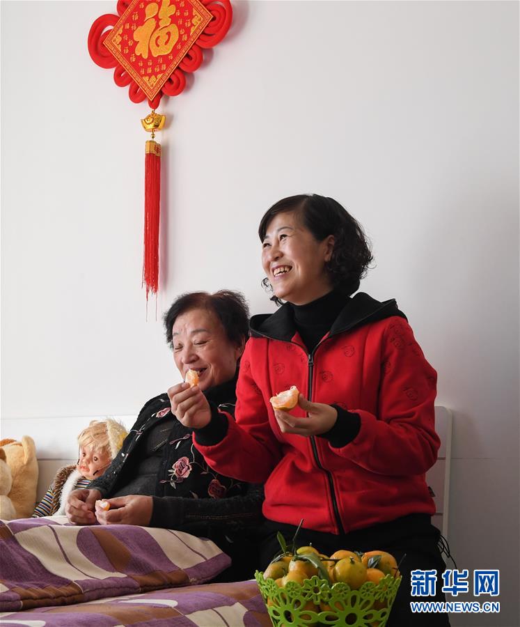 （新華全媒頭條&middot;圖文互動(dòng)）（3）&ldquo;英雄之妻&rdquo;，為愛(ài)堅(jiān)守19年