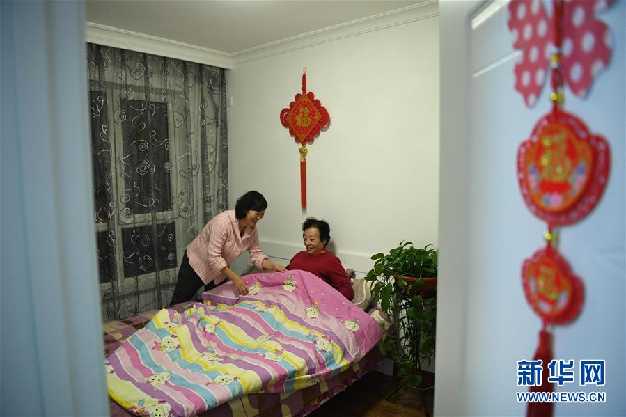 （新華全媒頭條&middot;圖文互動(dòng)）（4）&ldquo;英雄之妻&rdquo;，為愛(ài)堅(jiān)守19年