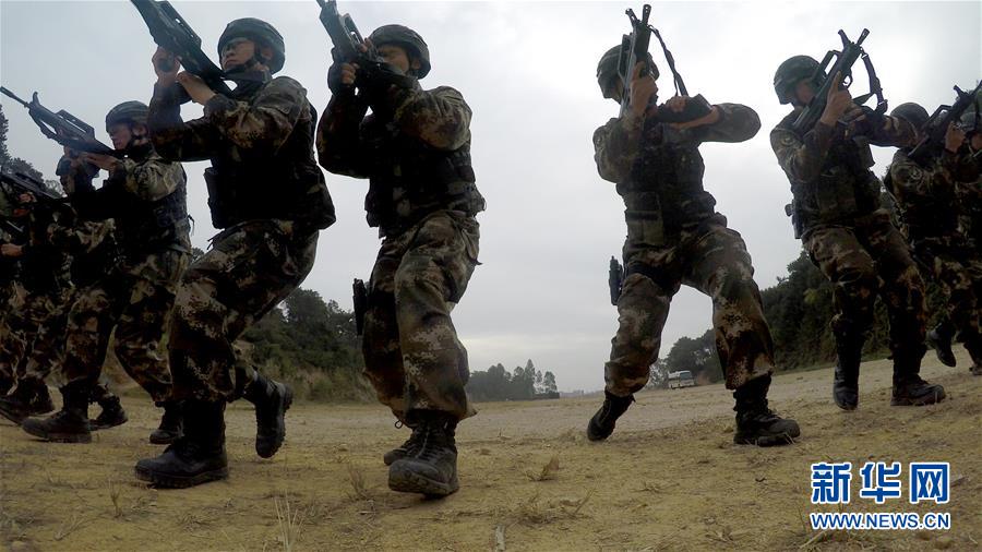 (新春走基層·圖文互動)(1)實戰(zhàn)化的“味道”——走進(jìn)武警雪豹突擊隊