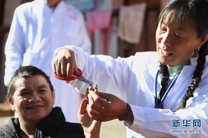 （新華全媒頭條&middot;圖文互動）（7）大峽谷里的&ldquo;背簍醫生&rdquo;