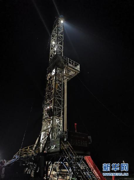 （走基層 聽民聲&middot;圖文互動）（3）&ldquo;條件進步了，好作風沒變&rdquo;&mdash;&mdash;記者夜守大慶油田1205鉆井隊