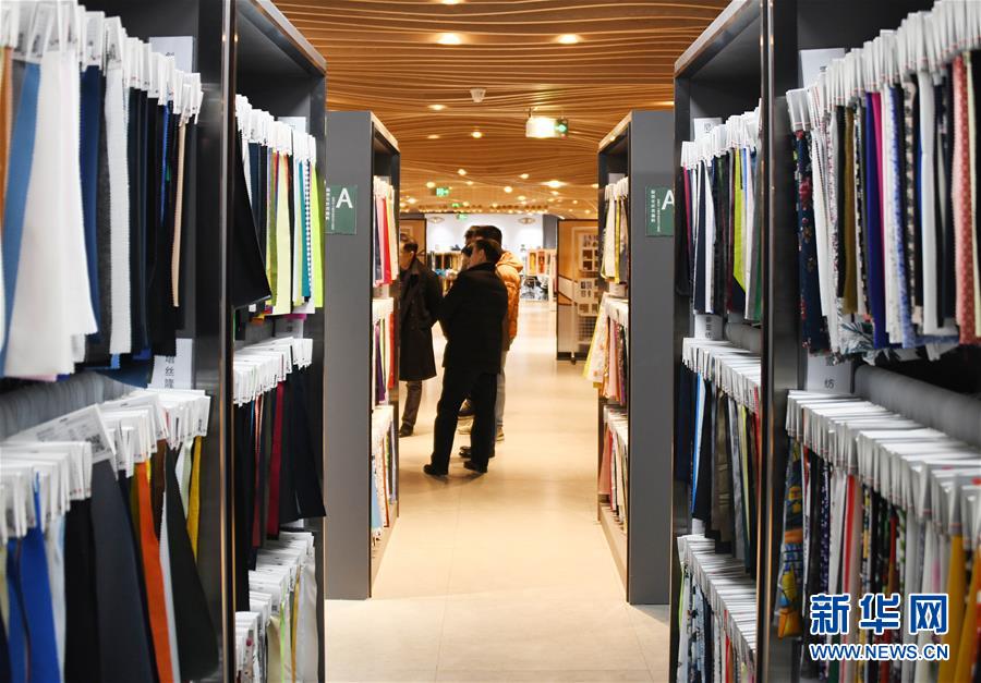 (新華全媒頭條·圖文互動)(10)從“來樣加工”到為全球“量體裁衣”——透過“迪尚之路”看新舊動能轉換