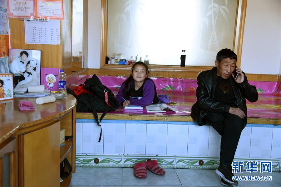 （在習近平新時代中國特色社會主義思想指引下&mdash;&mdash;新時代新作為新篇章&middot;圖文互動）（3）腳下有路 心中有志 生命有光&mdash;&mdash;殘疾夫妻&ldquo;跑贏&rdquo;脫貧沖刺