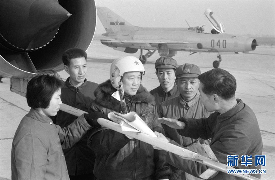 (新華全媒頭條·圖文互動)(1)試飛60年 鋪就中國通天路