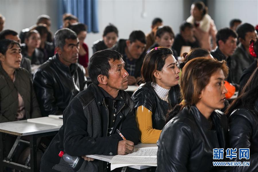 （新華全媒頭條&middot;圖文互動）（7）一步千年，&ldquo;最后的沙漠部落&rdquo;遷入新家園