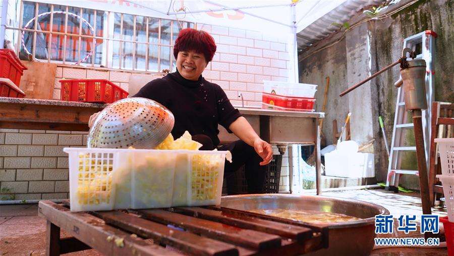 （鄉(xiāng)村振興&middot;圖文互動）（2）&ldquo;生活的滋味都在泡菜里&rdquo;&mdash;&mdash;江西瑞金&ldquo;華嬤嬤&rdquo;奮斗記