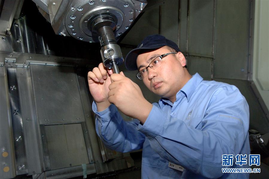 （新華全媒頭條&middot;圖文互動）（3）讓奮斗成為人生最亮麗的底色&mdash;&mdash;寫在2019年&ldquo;五一&rdquo;國際勞動節到來之際