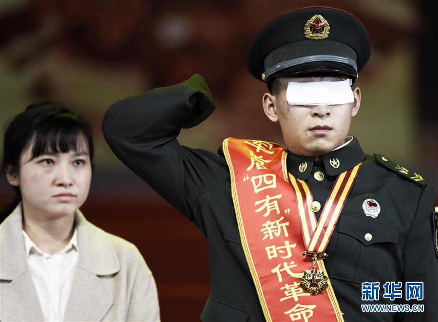 （時代先鋒&middot;圖文互動）（3）新時代最可愛的人&mdash;&mdash;記陸軍某掃雷排爆大隊英雄戰(zhàn)士杜富國