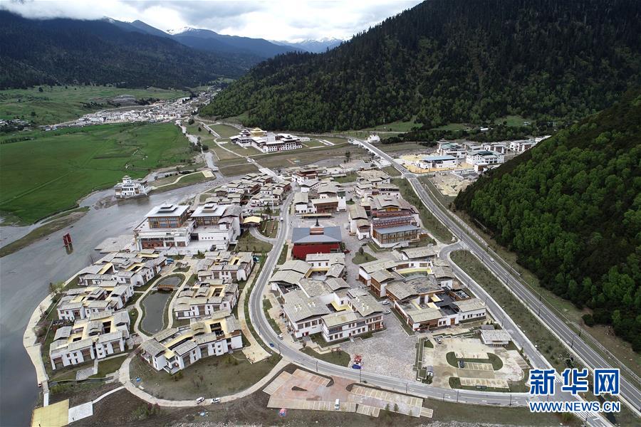 （壯麗70年&middot;奮斗新時代&middot;圖文互動）（1）駛向幸福的&ldquo;天路&rdquo;&mdash;&mdash;川藏公路藏區變遷