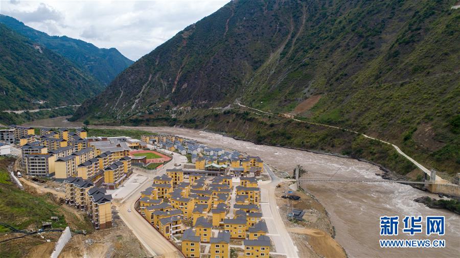 （直過民族脫貧攻堅&middot;圖文互動）（1）下山！傈僳群眾開啟新生活