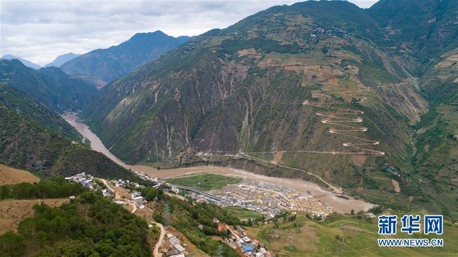 （直過民族脫貧攻堅&middot;圖文互動）（3）下山！傈僳群眾開啟新生活