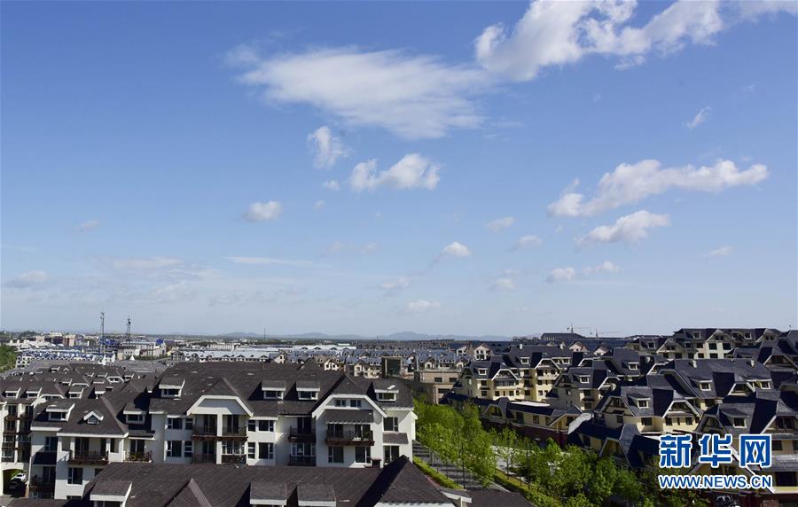 （在習(xí)近平新時(shí)代中國特色社會主義思想指引下&mdash;&mdash;新時(shí)代新作為新篇章&middot;圖文互動）（1）在這里，遇見&ldquo;詩和遠(yuǎn)方&rdquo;&mdash;&mdash;長白山下&ldquo;第一鎮(zhèn)&rdquo;的全域旅游實(shí)踐