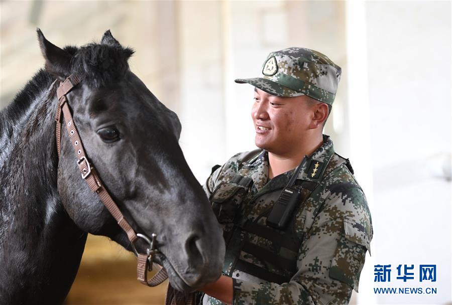 （新華全媒頭條&middot;愛國情 奮斗者&middot;圖文互動）（4）初心不改 紅心向黨&mdash;&mdash;西部戰區陸軍某旅玉樹獨立騎兵連連長尼都塔生一家四代跟黨走紀實