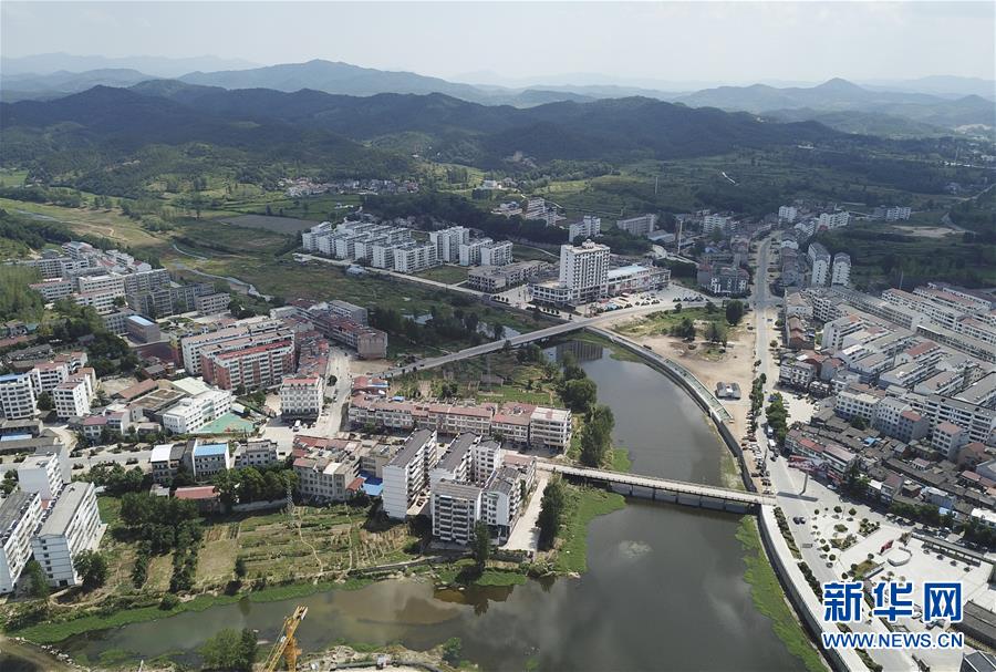 (新華全媒頭條·壯麗70年·奮斗新時代——記者再走長征路·圖文互動)(1)紅色星火的人民力量——大別山走出兩支紅軍隊伍的歷史啟示