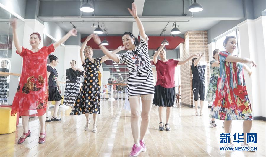 （習(xí)近平的民生關(guān)切事&middot;圖文互動(dòng)）（5）為了夢(mèng)圓安居，創(chuàng)造幸福生活&mdash;&mdash;習(xí)近平總書(shū)記牽掛的民生事之&ldquo;住有所居&rdquo;篇