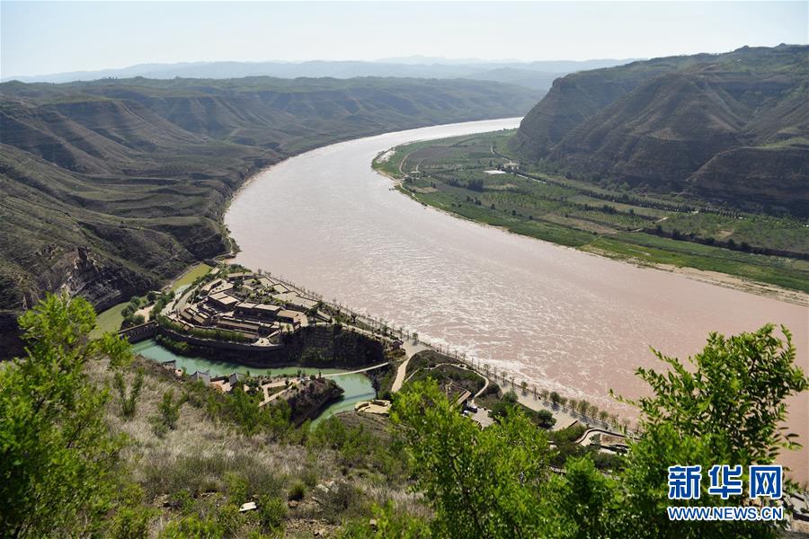 （新華全媒頭條&middot;壯麗70年&middot;奮斗新時(shí)代&mdash;&mdash;記者再走長(zhǎng)征路&middot;圖文互動(dòng)）（10）紅星，從這里照耀中國&mdash;&mdash;陜北見證中國革命的歷史轉(zhuǎn)折