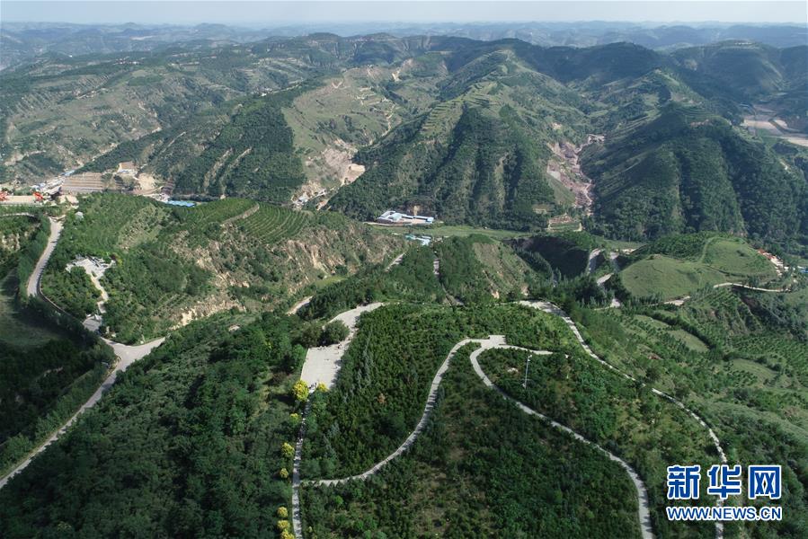 （新華全媒頭條&middot;壯麗70年&middot;奮斗新時(shí)代&mdash;&mdash;記者再走長(zhǎng)征路&middot;圖文互動(dòng)）（8）紅星，從這里照耀中國&mdash;&mdash;陜北見證中國革命的歷史轉(zhuǎn)折