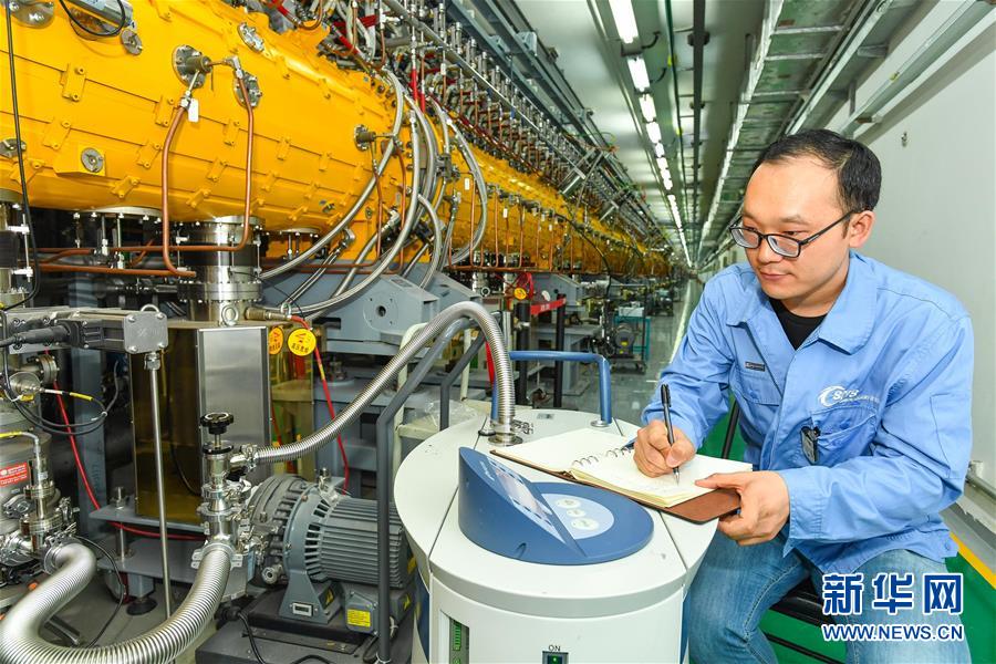 (壯麗70年·奮斗新時(shí)代——共和國(guó)發(fā)展成就巡禮·圖文互動(dòng))(5)南粵譜寫新篇章 敢為人先再出發(fā)——廣東70年跨越式發(fā)展紀(jì)實(shí)