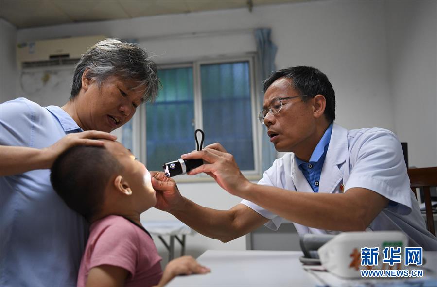 (新華全媒頭條·圖文互動(dòng))(4)伶仃洋邊“守門”人——記堅(jiān)守海島32年的黨員醫(yī)生王桂湘