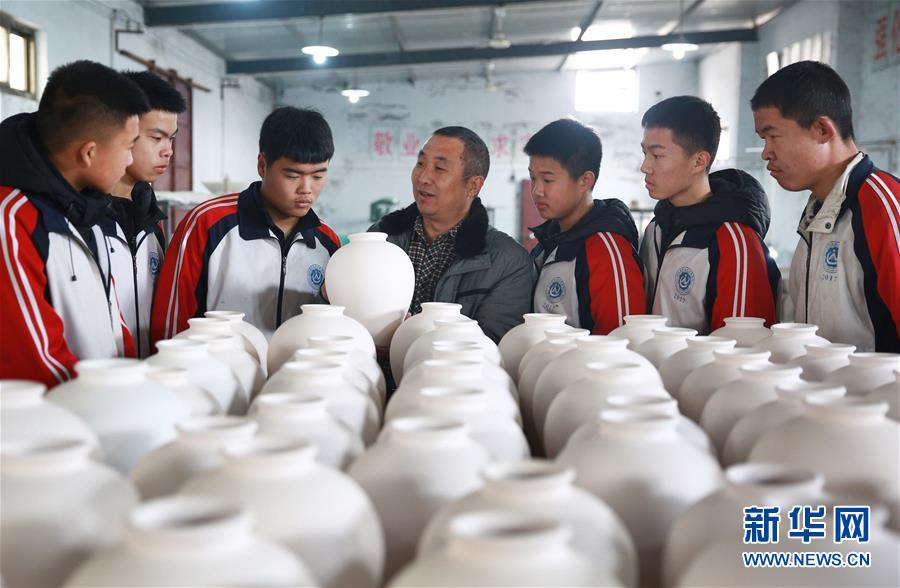 (壯麗70年·奮斗新時代——共和國發展成就巡禮·圖文互動)(3)優先發展 奠基未來——共和國教育事業發展成就巡禮