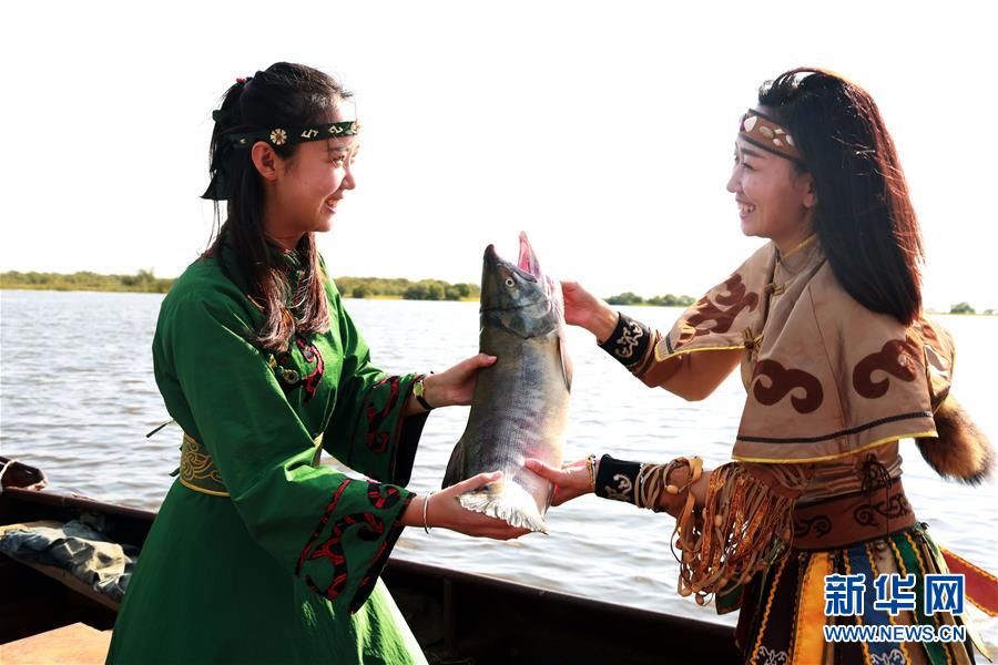 （新華全媒頭條&middot;圖文互動）（9）讓各民族手足相親守望相助&mdash;&mdash;以習近平同志為核心的黨中央關心少數(shù)民族和民族工作紀實