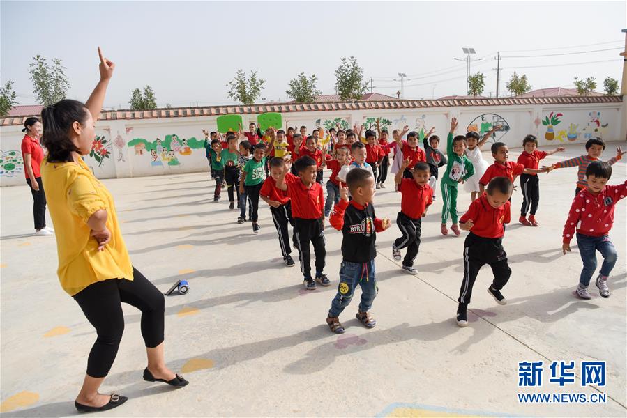 （決戰決勝扶貧攻堅&middot;圖文互動）（2）凝心聚力奔小康&mdash;&mdash;新疆南疆四地州脫貧攻堅成就綜述