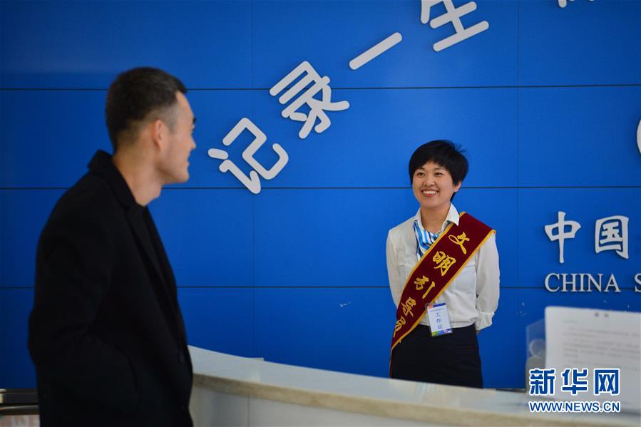 （四中全會精神在基層&middot;圖文互動）（5）從&ldquo;一本書&rdquo;到&ldquo;一身輕&rdquo;&mdash;&mdash;&ldquo;四辦四清單&rdquo;創新治理體系為企業減負