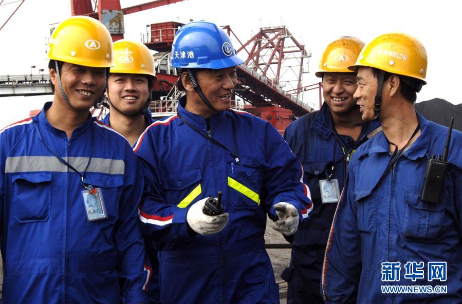 （愛國情 奮斗者&middot;圖文互動）（3）錨定無悔奮進(jìn)的航向&mdash;&mdash;記港口創(chuàng)新路上的&ldquo;藍(lán)領(lǐng)專家&rdquo;孔祥瑞