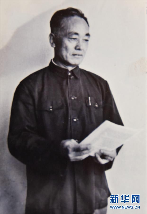 （新華全媒頭條&middot;圖文互動(dòng)）（3）滄海橫流 信仰彌堅(jiān)&mdash;&mdash;記共產(chǎn)黨員、湘潭大學(xué)九旬教授滄南