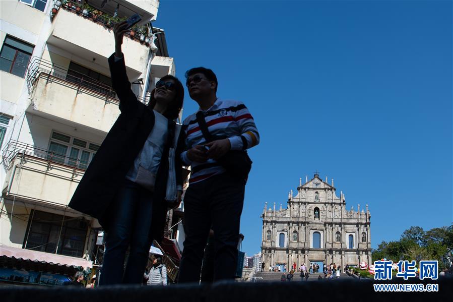 （澳門(mén)回歸20周年&middot;新華全媒頭條&middot;圖文互動(dòng)）（6）回歸20年，南海明珠綻放璀璨光芒&mdash;&mdash;澳門(mén)特色&ldquo;一國(guó)兩制&rdquo;成功實(shí)踐紀(jì)實(shí)