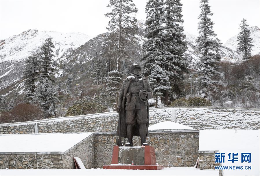 （新華全媒頭條&middot;圖文互動）（3）格桑花開滿天路&mdash;&mdash;寫在川藏公路通車65周年之際