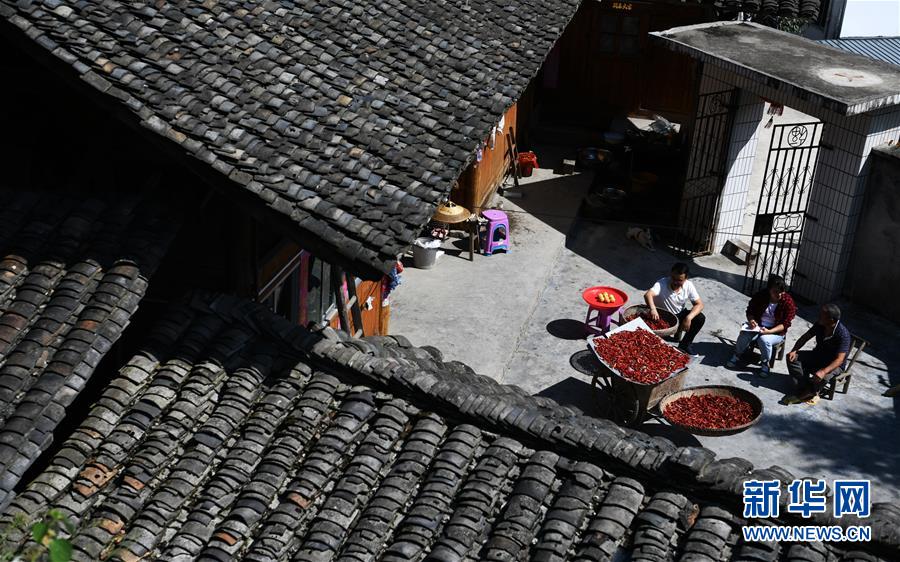 （新華全媒頭條&middot;圖文互動）（3）干部去哪兒了？&mdash;&mdash;貴州干部大規模下沉脫貧攻堅一線紀實