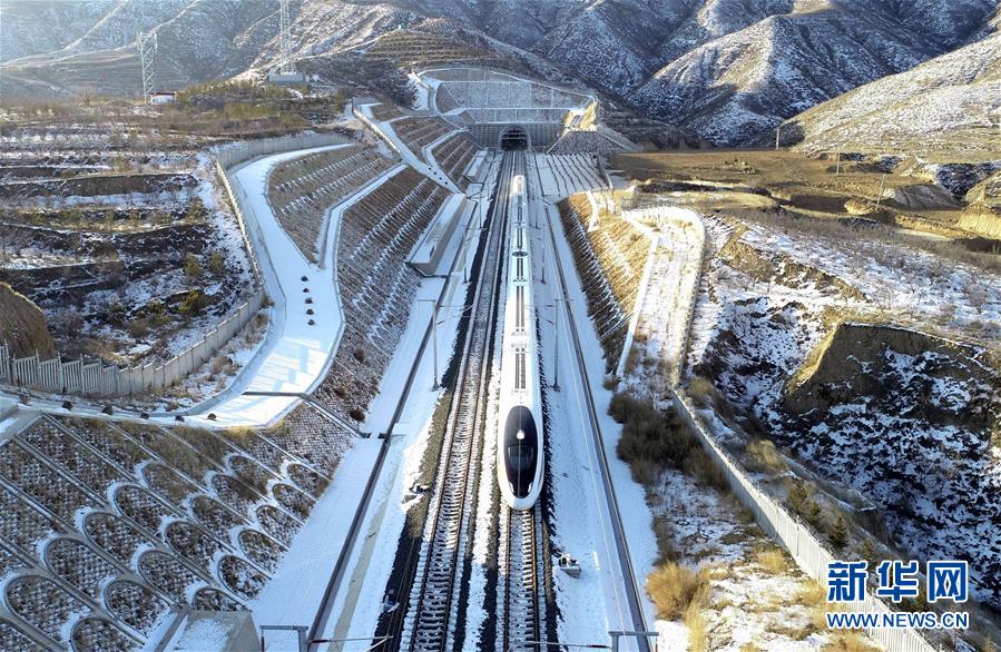 (新華全媒頭條·圖文互動(dòng))(12)百年跨越,逐夢(mèng)京張——寫(xiě)在京張高鐵開(kāi)通暨中國(guó)高鐵突破3.5萬(wàn)公里之際