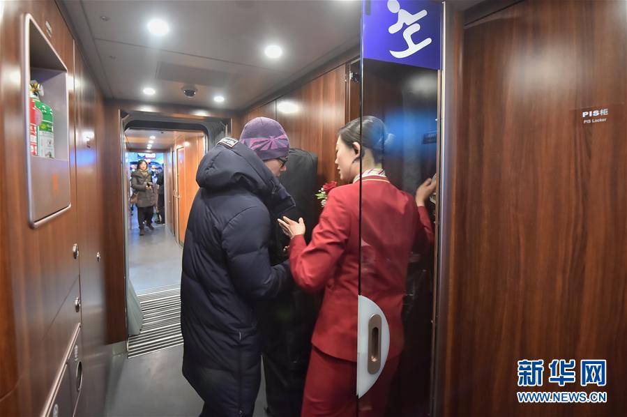 (新華全媒頭條·圖文互動(dòng))(7)百年跨越,逐夢(mèng)京張——寫(xiě)在京張高鐵開(kāi)通暨中國(guó)高鐵突破3.5萬(wàn)公里之際