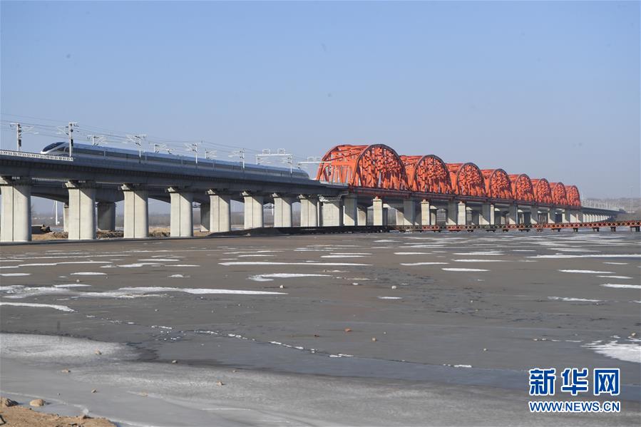 (新華全媒頭條·圖文互動(dòng))(10)百年跨越,逐夢(mèng)京張——寫(xiě)在京張高鐵開(kāi)通暨中國(guó)高鐵突破3.5萬(wàn)公里之際