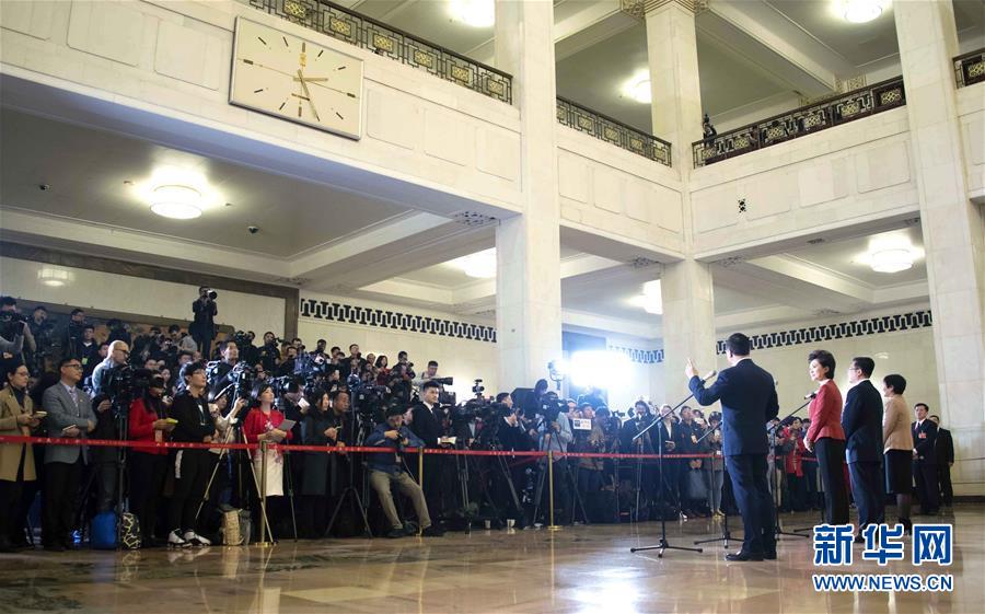 （兩會&middot;面對面）（14）全國政協委員接受采訪