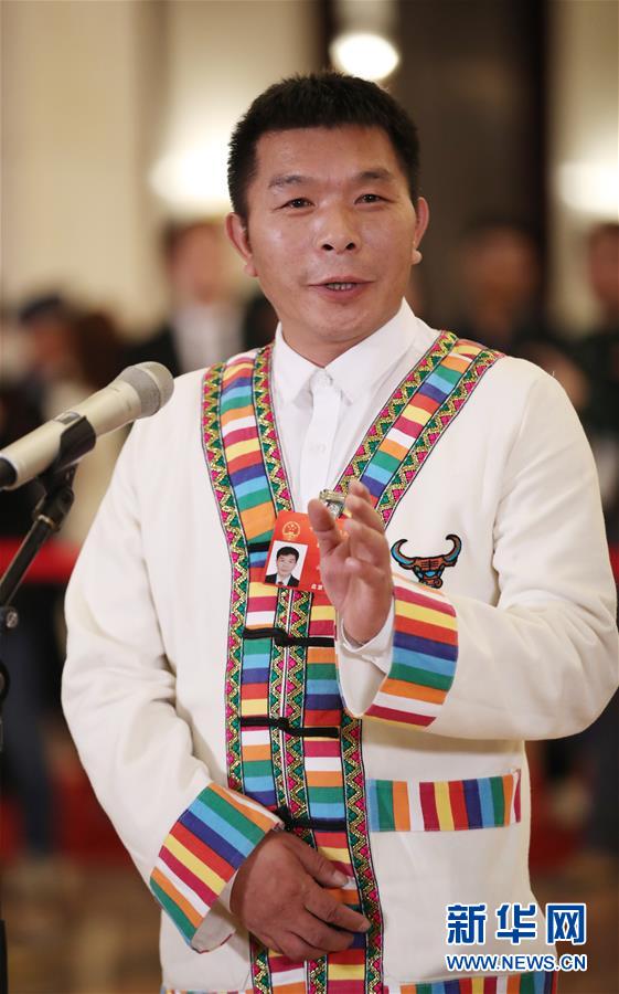 （兩會&middot;面對面）（4）全國人大代表接受采訪