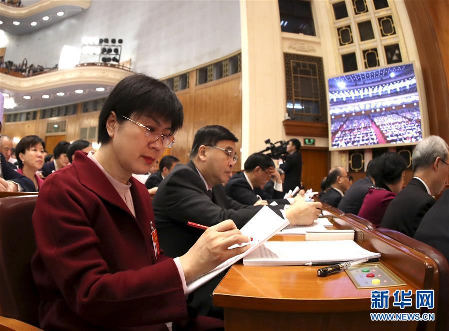 （兩會&middot;圖片故事）（1）全國人大代表馬恒燕：讓城鄉學生共享&ldquo;互聯網+教育&rdquo;優質資源