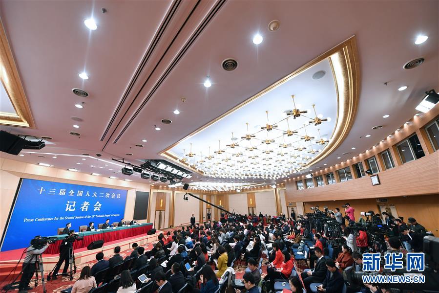 （兩會&middot;XHDW）（12）最高人民法院審判委員會副部級專職委員劉貴祥等就&ldquo;攻堅&lsquo;基本解決執行難&rsquo;&rdquo;答記者問