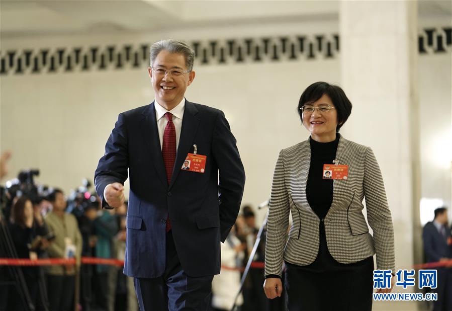 （兩會&middot;面對面&middot;XHDW）（21）全國政協委員接受采訪