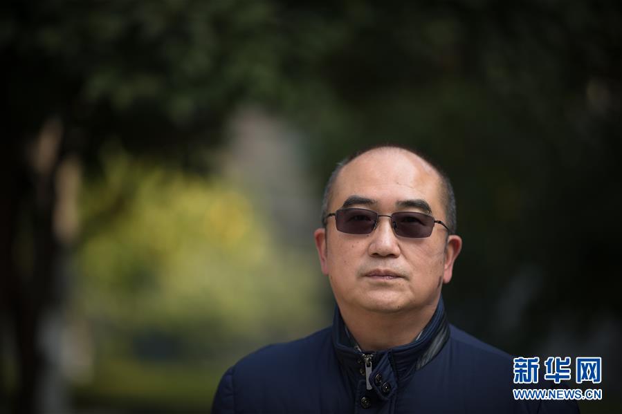 (新華全媒頭條·聚焦疫情防控·圖文互動(dòng))(4)拼漸凍生命 與疫魔競速——記疫情“風(fēng)暴眼”中武漢金銀潭醫(yī)院院長張定宇