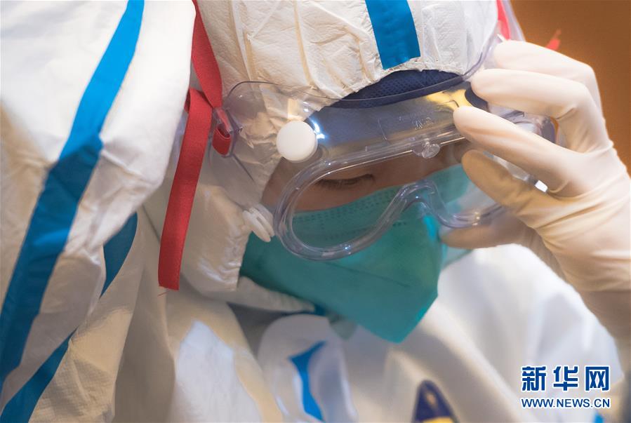 （新華全媒頭條&middot;圖文互動）（5）凡人亦英雄&mdash;&mdash;連線一線醫護人員