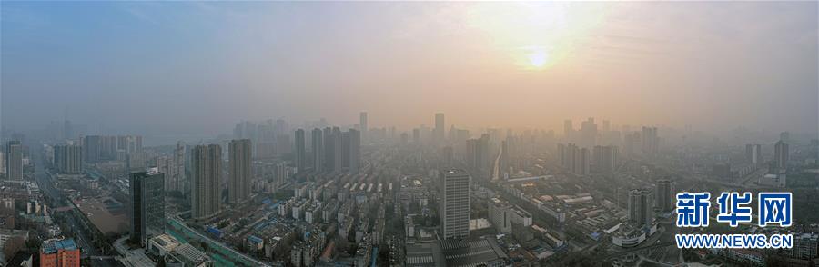 （新華全媒頭條）（1）非常&ldquo;10+1&rdquo;&mdash;&mdash;武漢春節假期延長第一天掃描