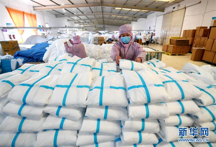 （聚焦疫情防控&middot;圖文互動）（5）我們能多產一件，前方就少一份風險&mdash;&mdash;醫用防護服&ldquo;河北制造&rdquo;緊急&ldquo;起飛&rdquo;記