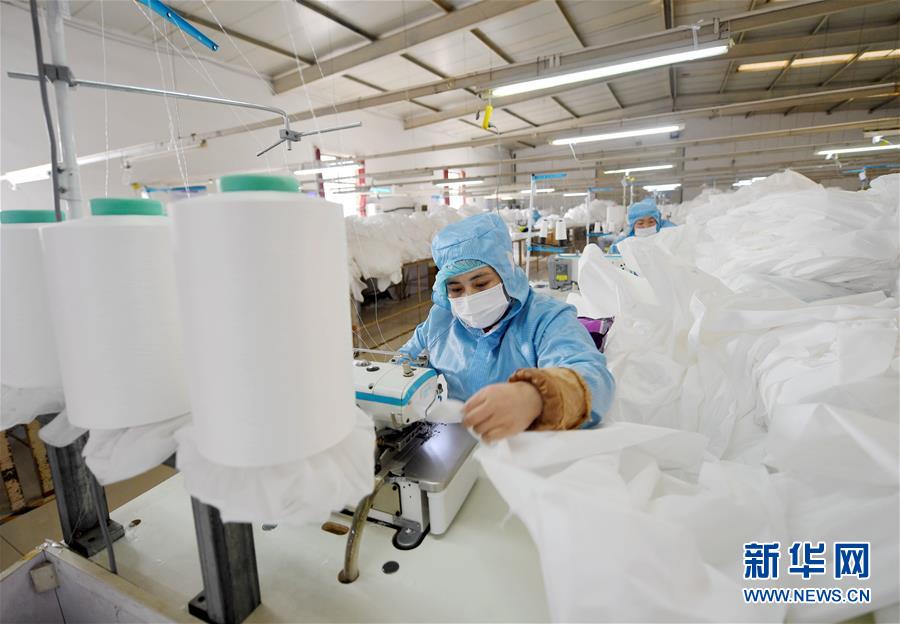 （聚焦疫情防控&middot;圖文互動）（6）我們能多產一件，前方就少一份風險&mdash;&mdash;醫用防護服&ldquo;河北制造&rdquo;緊急&ldquo;起飛&rdquo;記