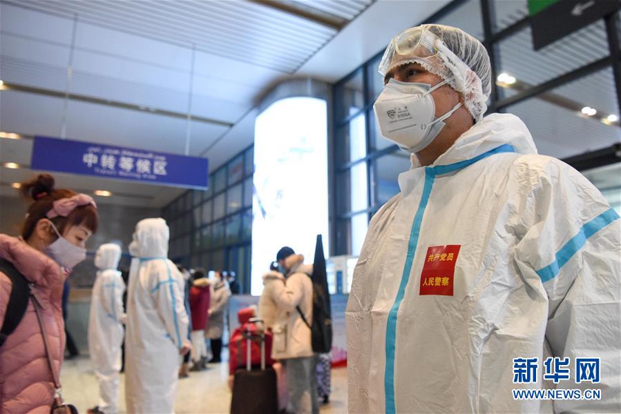 （新華全媒頭條&middot;圖文互動）（8）滄海橫流顯本色　戰&ldquo;疫&rdquo;一線黨旗紅&mdash;&mdash;全國各領域基層黨組織和廣大黨員奮力打好疫情防控阻擊戰（1）