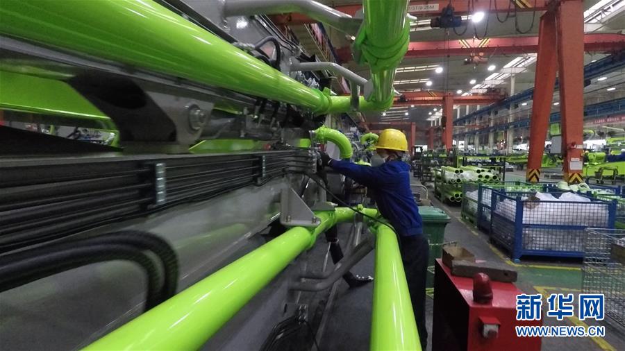 （圖文互動）（1）吃粉擼串，商圈&ldquo;打卡&rdquo;，動車出廠&mdash;&mdash;湖南&ldquo;標簽&rdquo;復蘇記